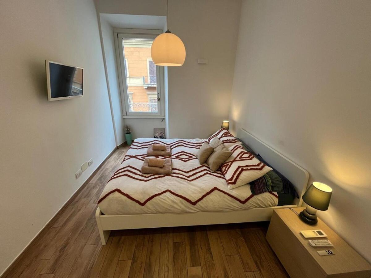 La Dolce Vita - Luxury Colosseum Boutique Apartment Рим Екстер'єр фото